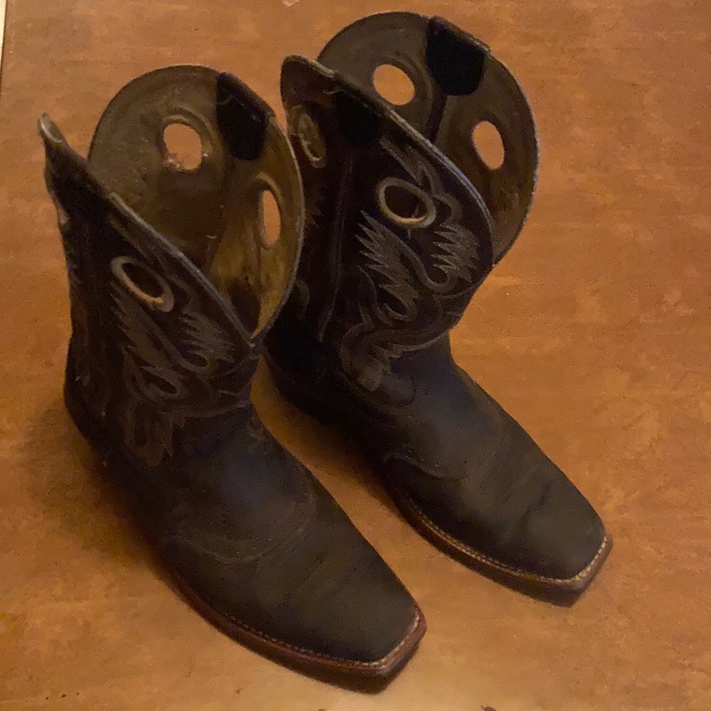 Ariat Heritage Roughstock size 9 Cowboy Boots
